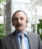Dr. Ulrich Janes